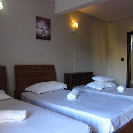 West Palm Inn Flic-en-Flacq Екстериор снимка