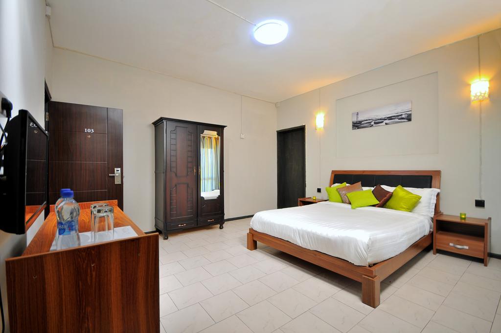 West Palm Inn Flic-en-Flacq Екстериор снимка