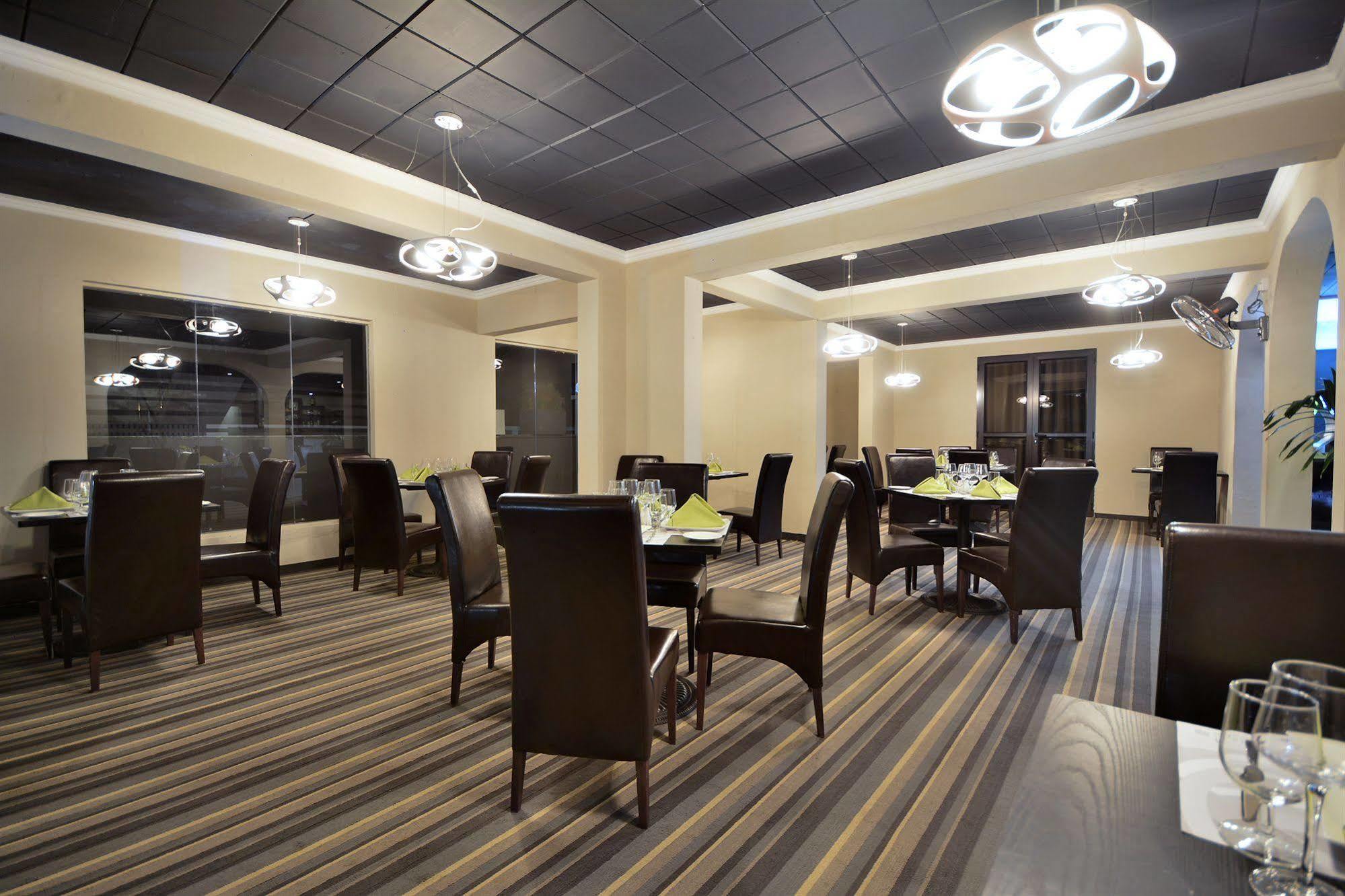 West Palm Inn Flic-en-Flacq Екстериор снимка