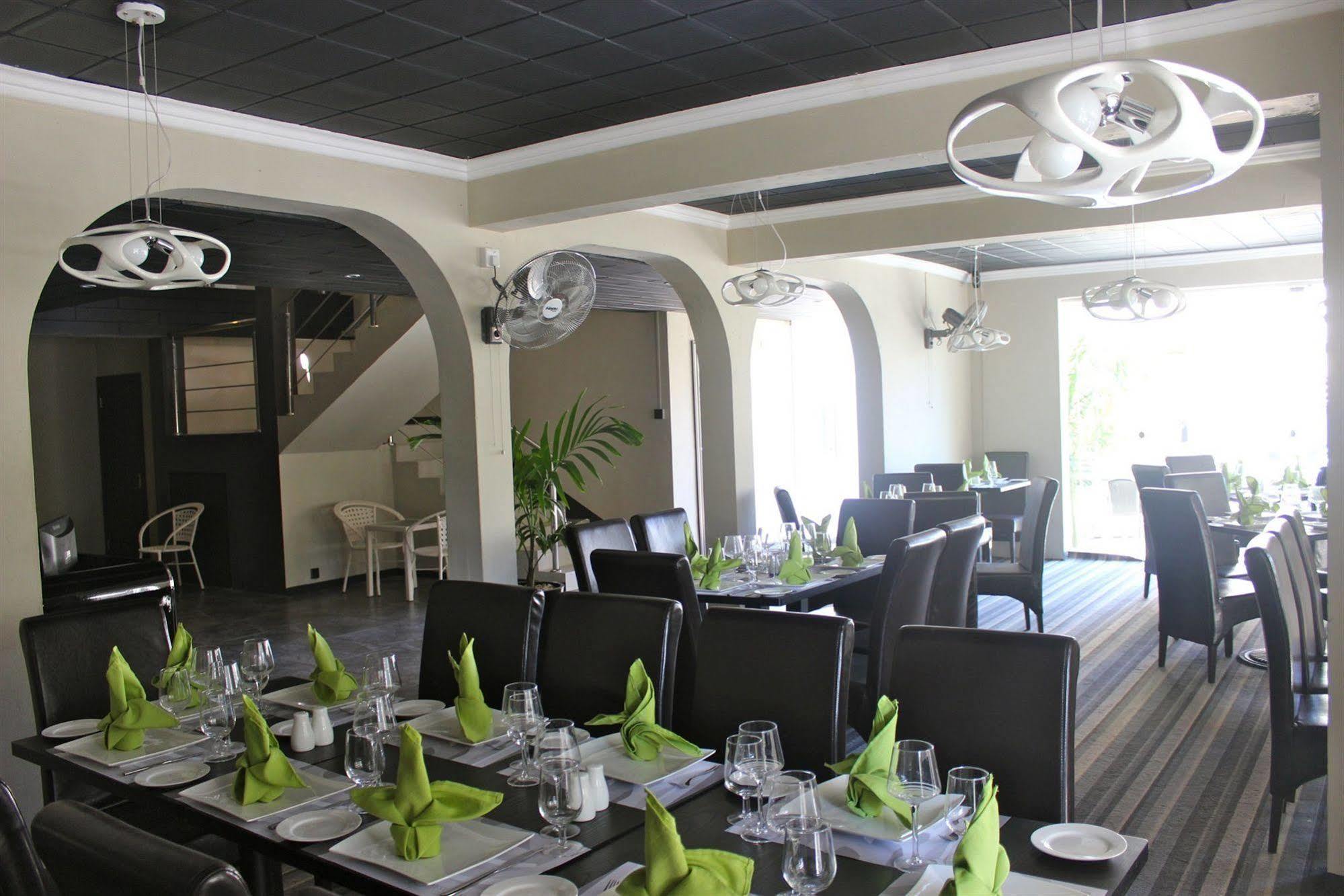 West Palm Inn Flic-en-Flacq Екстериор снимка