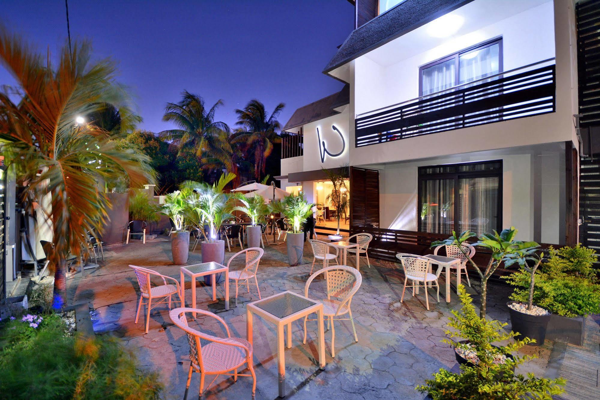 West Palm Inn Flic-en-Flacq Екстериор снимка